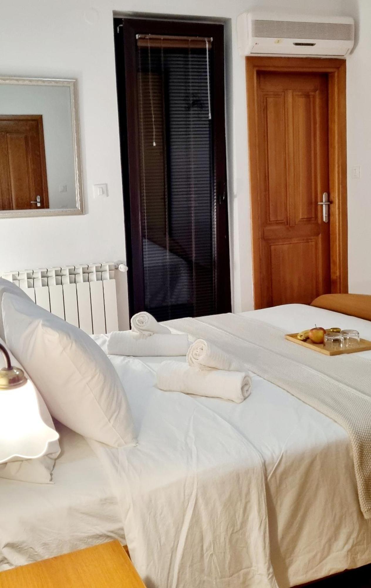 Nadija Rooms Funtana Kültér fotó
